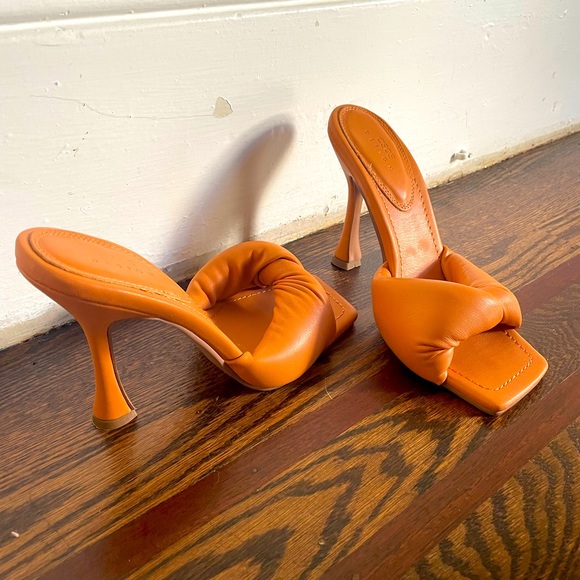 Nude sexy heels size 6.5 - Picture 1 of 3